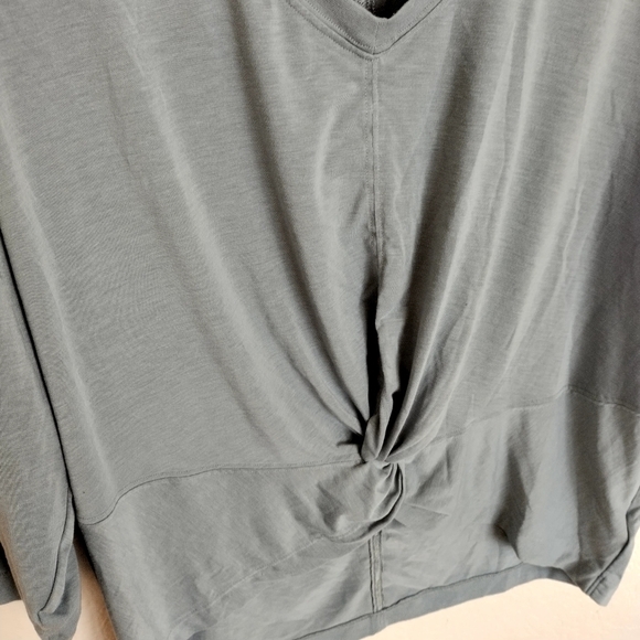 Athleta 3/4 Sleeve Embody Twist Front Modal Blend Sage Womens Top sz L - Picture 3 of 7